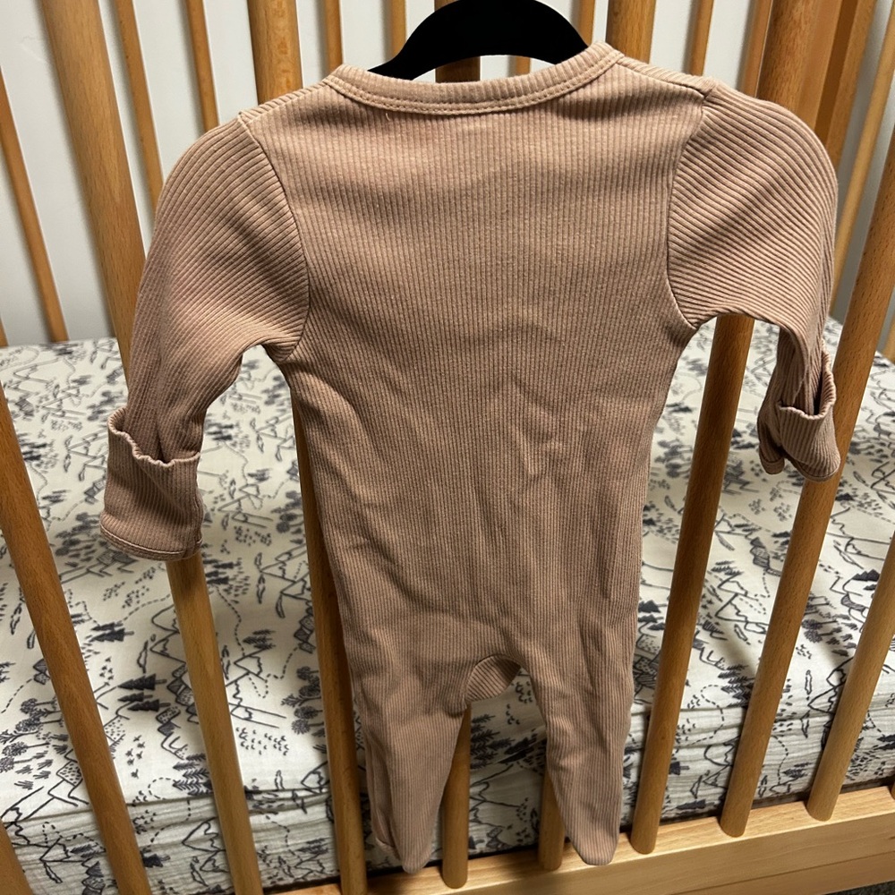 Mebie Baby ribbed footed sleeper - Picture 3 of 4
